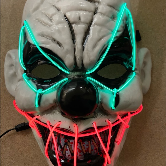 LED Light-Up Clown Mask - Picture 3 of 14